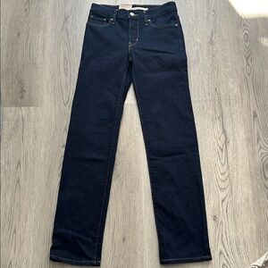 Levi’s 314 Shaping Straight Dark Blue Straight-Leg Jeans Women’s Size 25